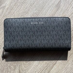 NEW Michael Kors Cooper Tech Zip Around Monogram